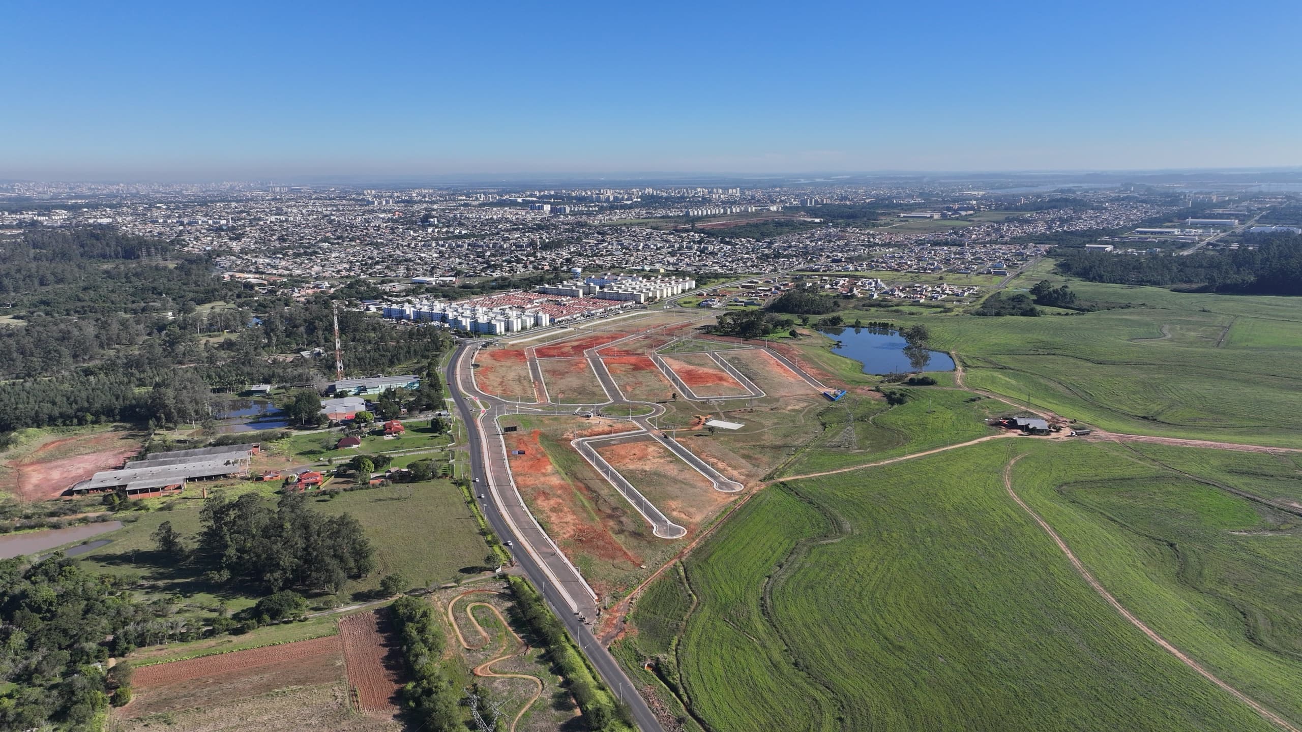 Canoas Park concluído com Canoas ao fundo